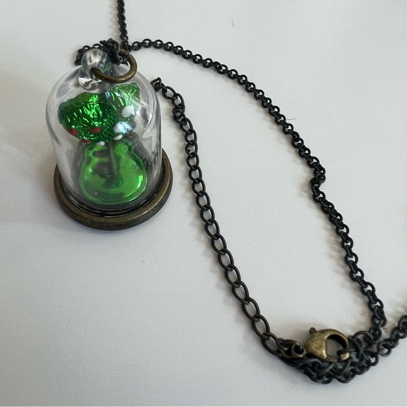 Disney Alice in Wonderland Necklace - Picture 4 of 4